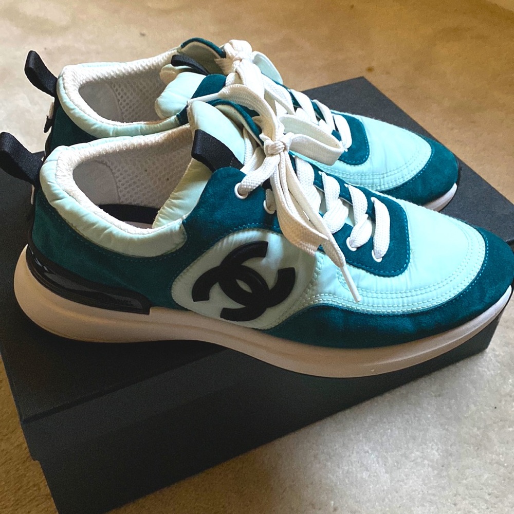 CHANEL women’s sneakers